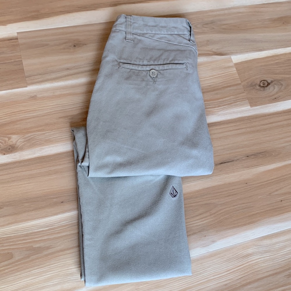 Boys/Mens Khaki, Size 28 Volcom, Frickin Modern Stretch Pant